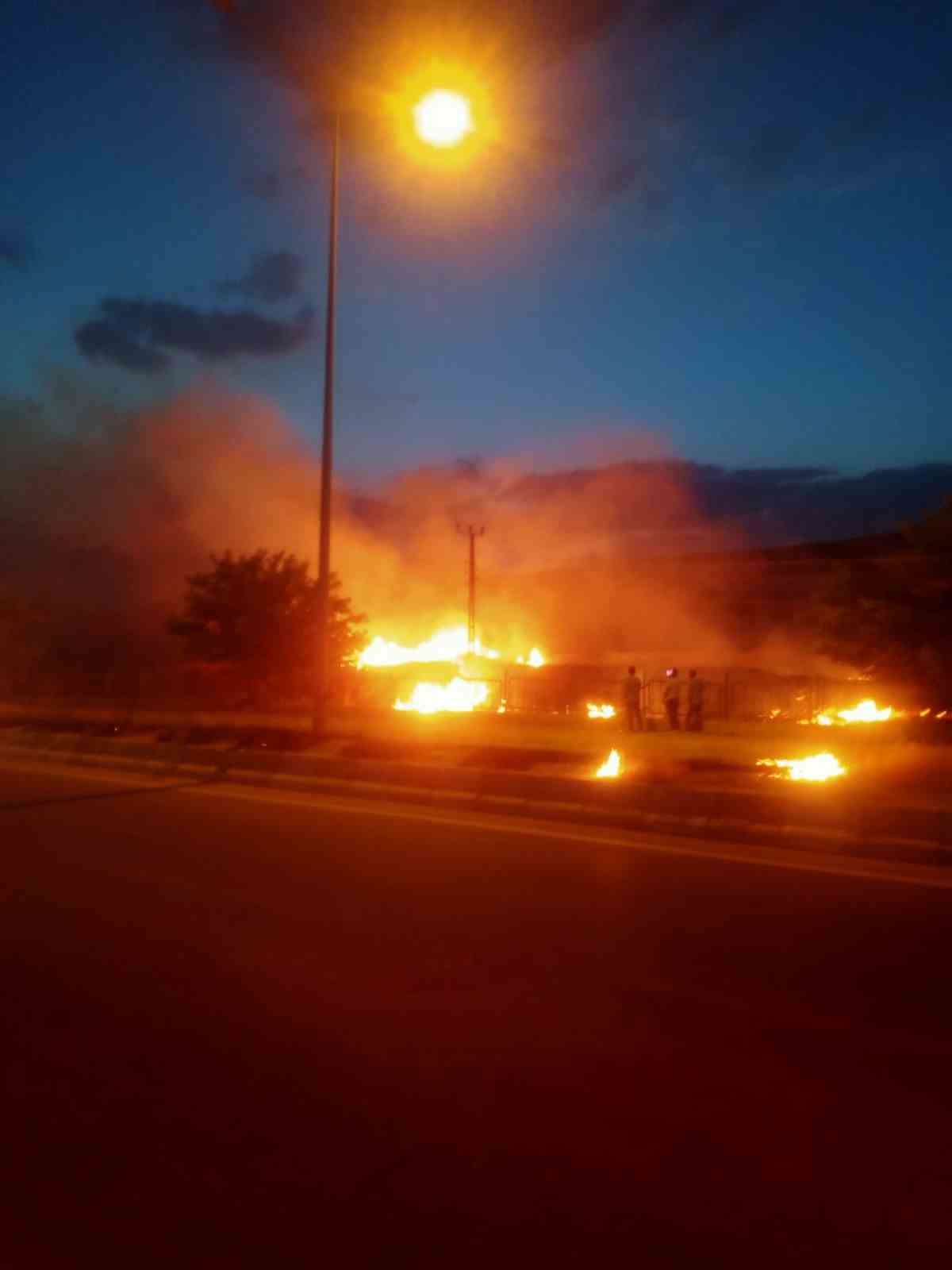 Van’da çıkan yangın paniğe neden oldu