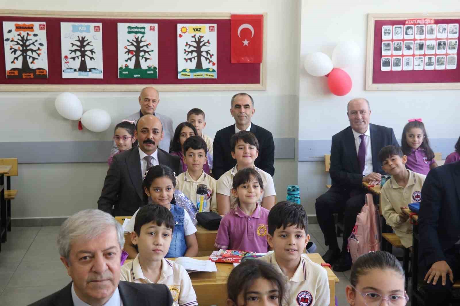 Bingöl’de İlköğretim Haftası coşkuyla kutlandı