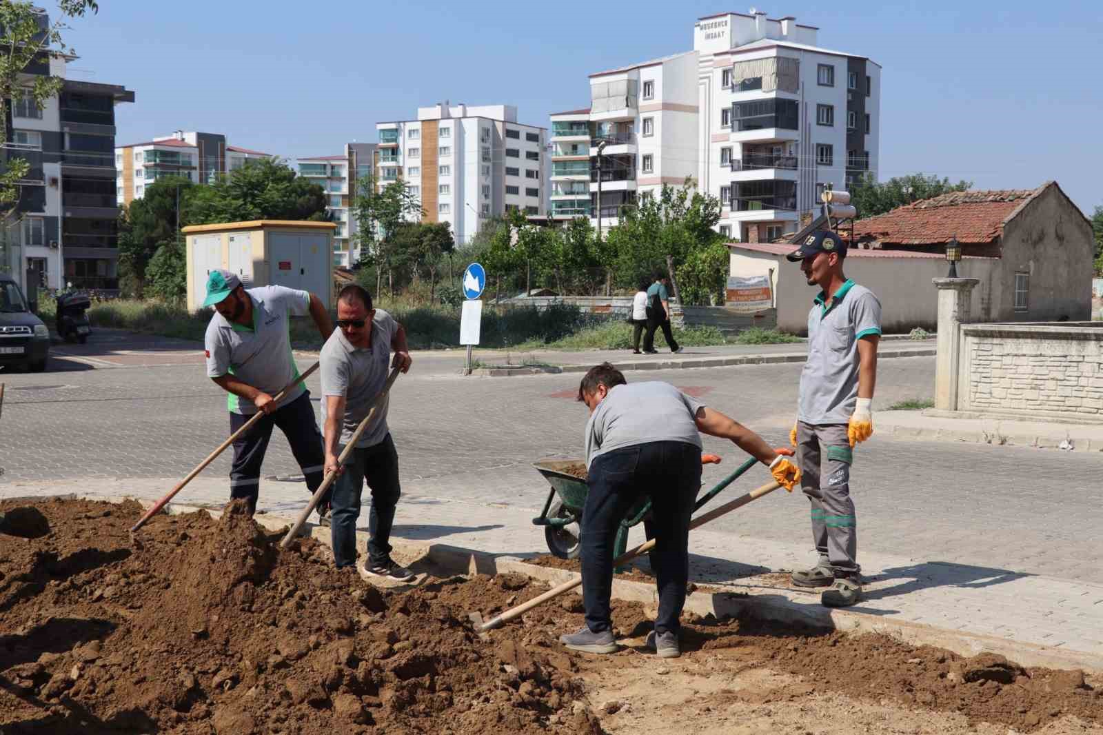 Nazilli’de yol, altyapı ve park çalışmaları sürüyor