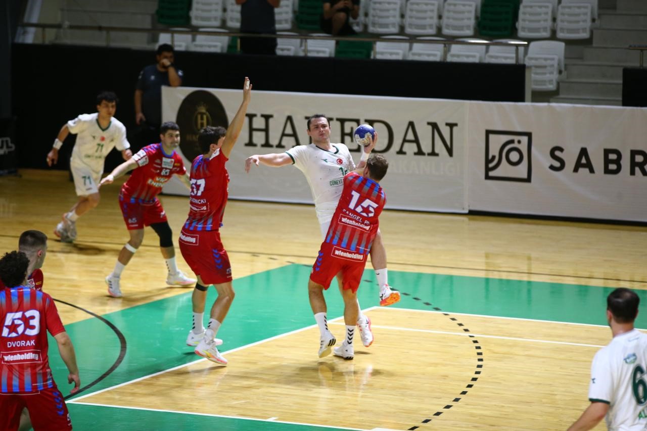 EHF Avrupa Kupası: Giresunspor: 28 - HC Fivers WAT Margareten: 40
