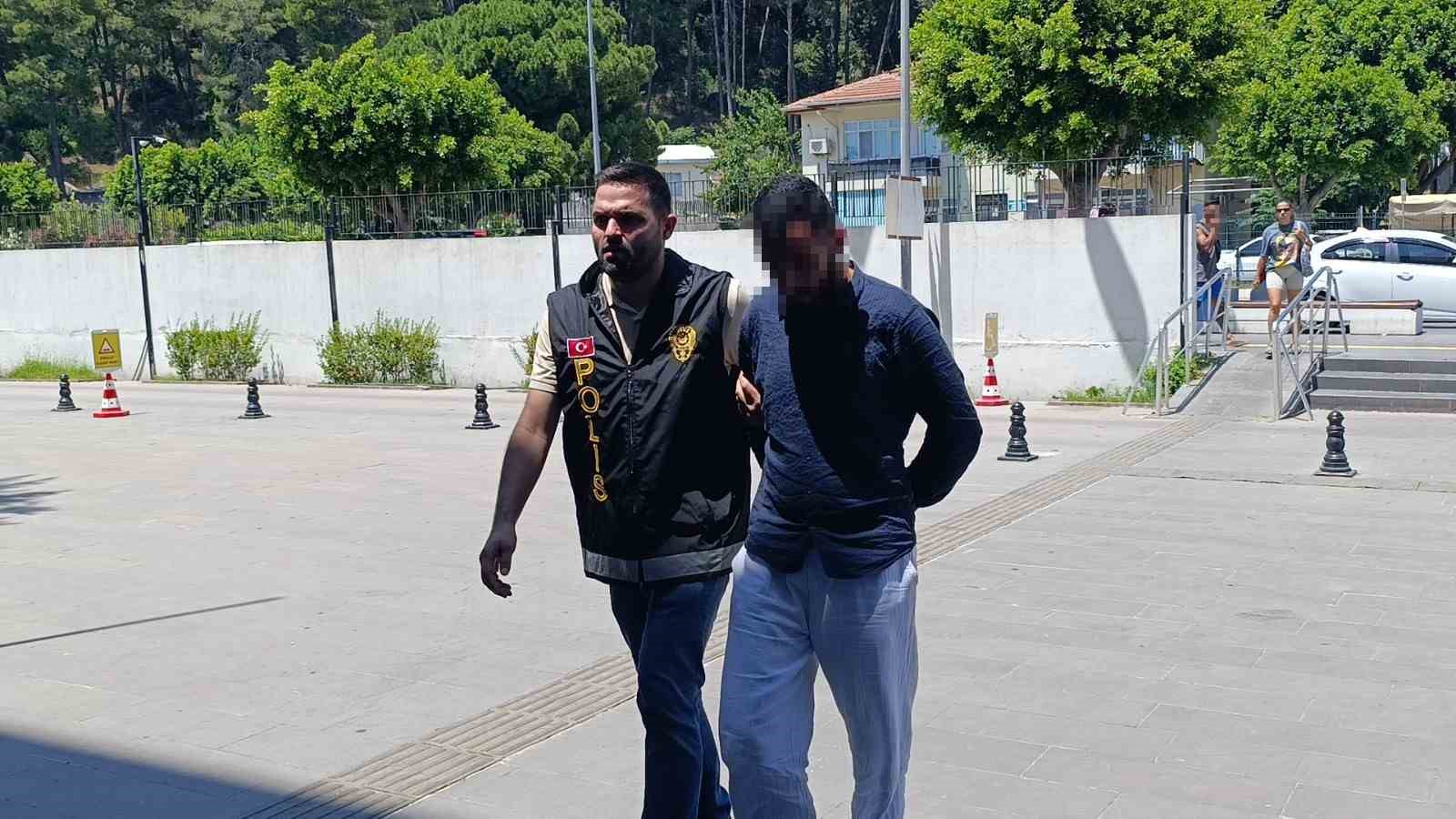 Emekli öğretmeni 2 milyon lira dolandırdı, 2 bin dakikalık görüntü incelenerek yakalandı