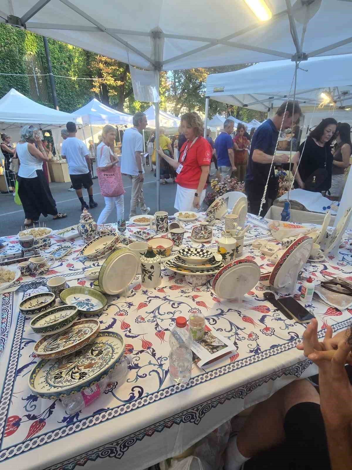 K&uuml;tahya&rsquo;nın seramik sanatı İtalya&rsquo;da uluslararası festivalde tanıtıldı