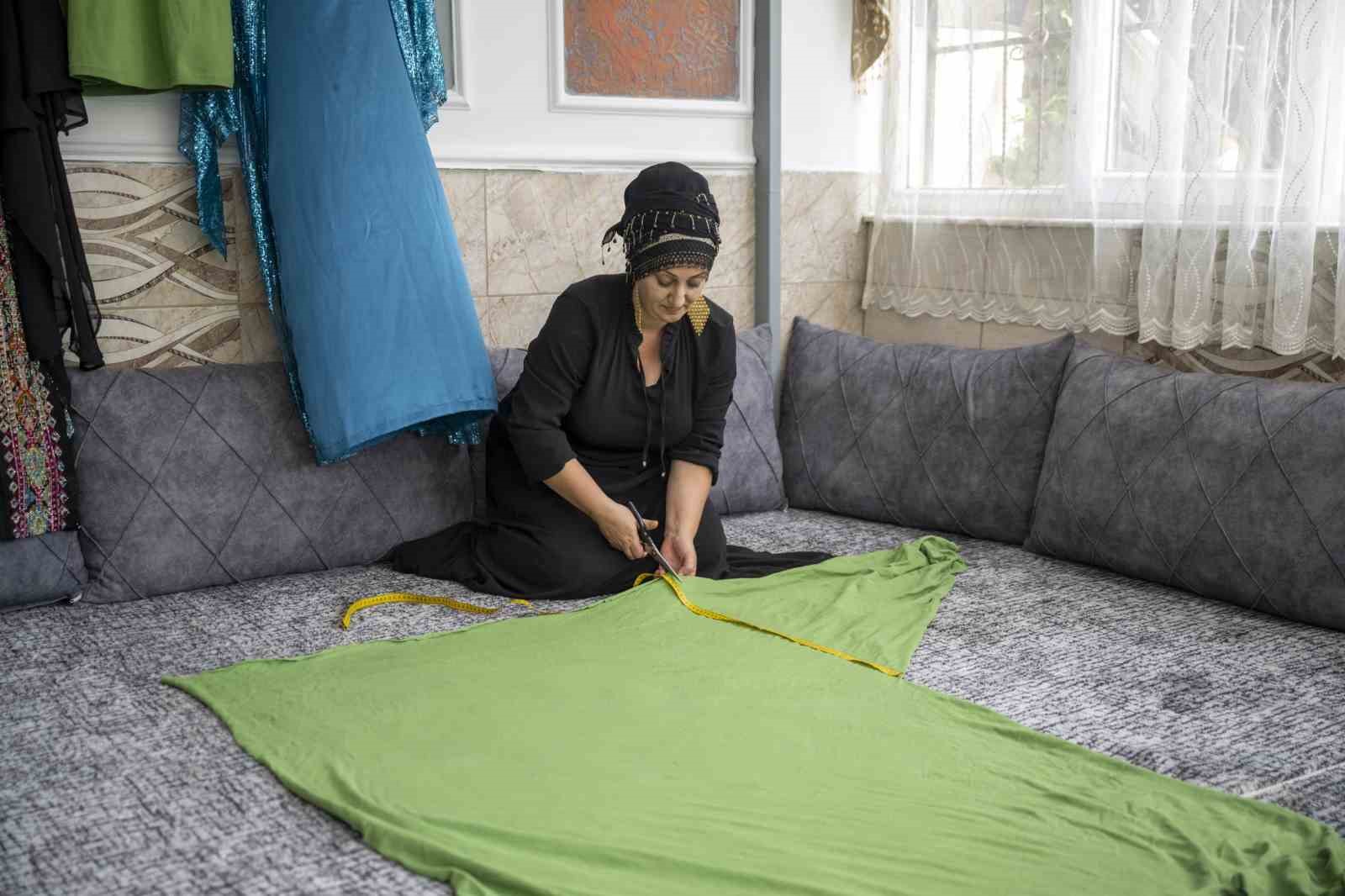 Mersin&rsquo;de aldığı eğitimle evinden &uuml;retip kazanmaya başladı