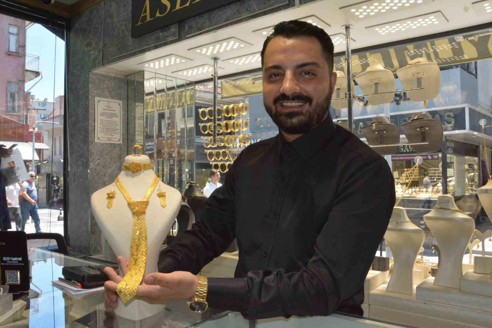 Damatların yeni takı trendi fiyatı ile dudak uçuklattı