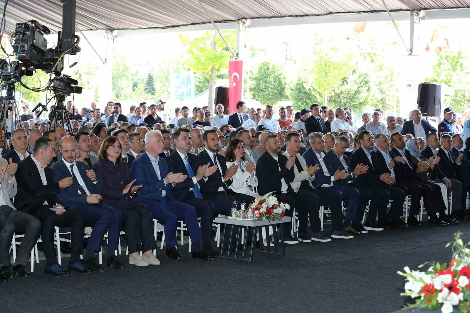 Beykoz’da tarihi gün: 1071 hak sahibi tapusuna kavuştu