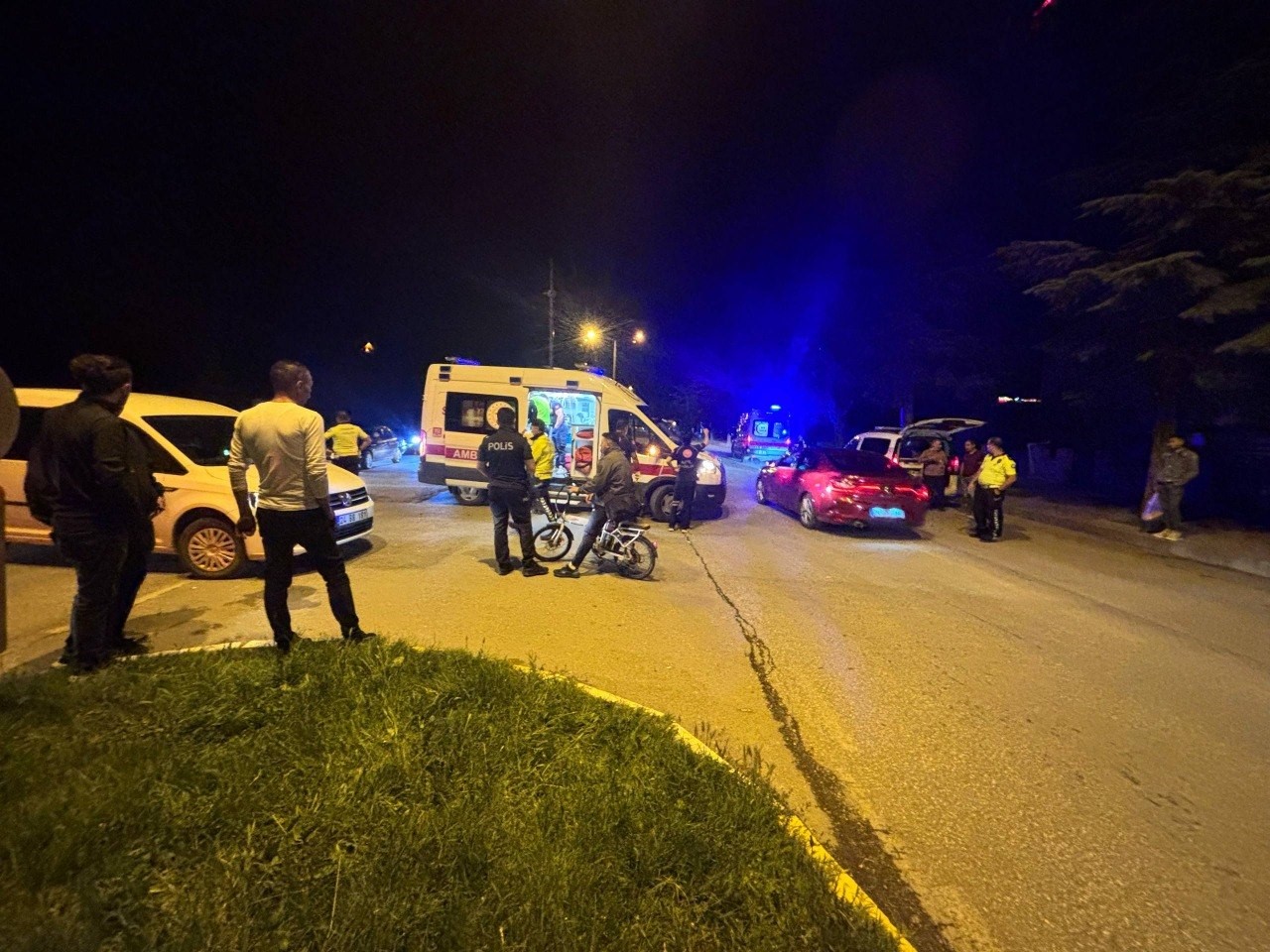 Erzincan’da otomobil ile motosiklet çarpıştı: 2 yaralı