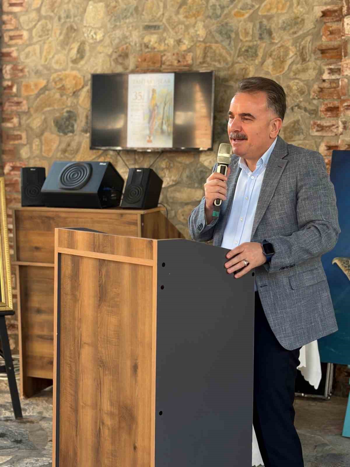 Edremit’te sanat şöleni: 35. Uluslararası Karma Sergisi kapılarını açtı