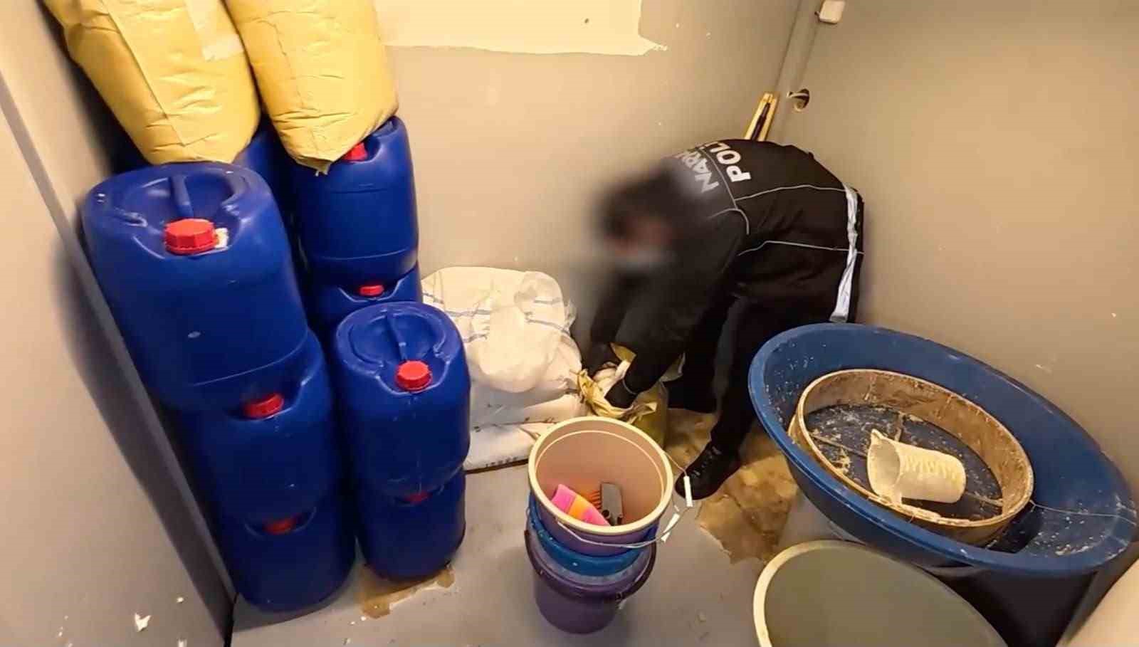 Uyuşturucu imalatçılarına nefes kesen takip: 20 kilometreyi 8 saatte gittiler