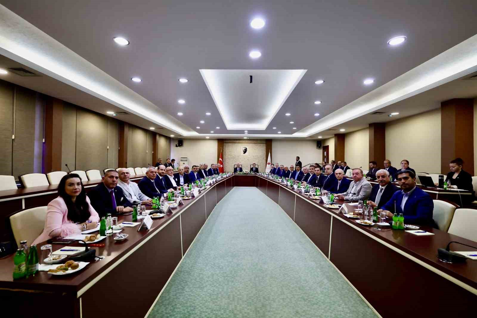 Bakan Bolat ve Bakan Yumaklı, hububat sektörünü değerlendirdi