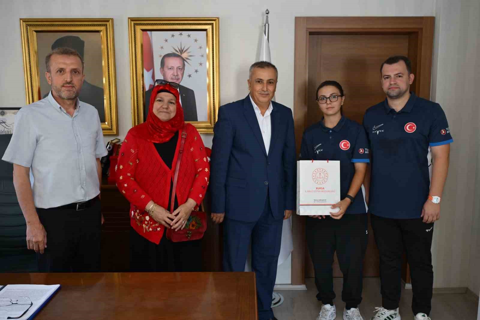 Bursalı gen&ccedil; ok&ccedil;u Avrupa şampiyonluğuyla gururlandırdı
