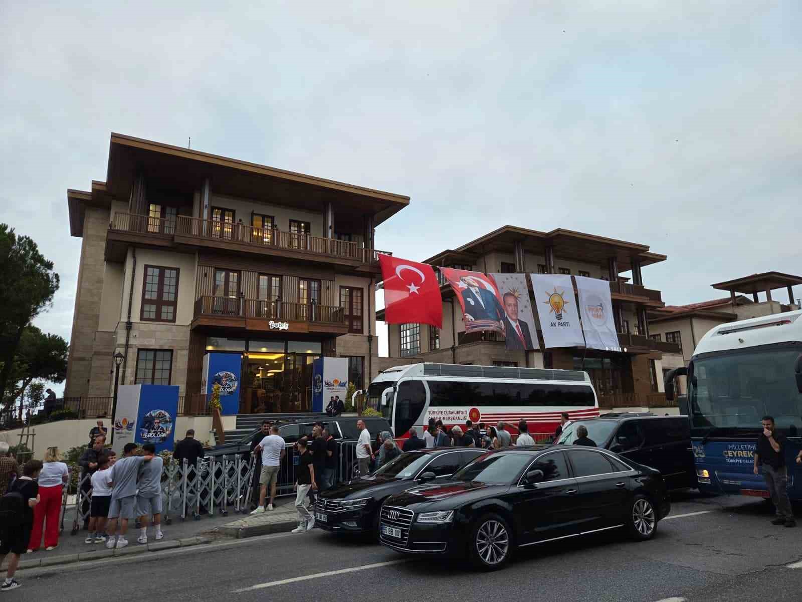 Cumhurbaşkanı Erdoğan’a Samsun’da vatandaşlardan sevgi gösterisi