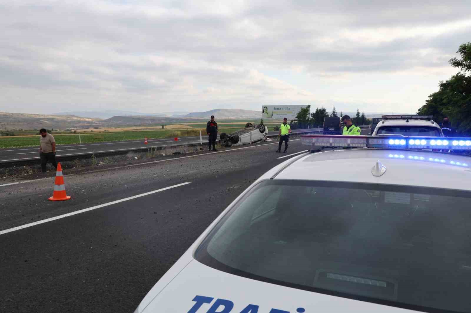 Kontrolden çıkan otomobil takla attı: 2’si bebek 4 yaralı