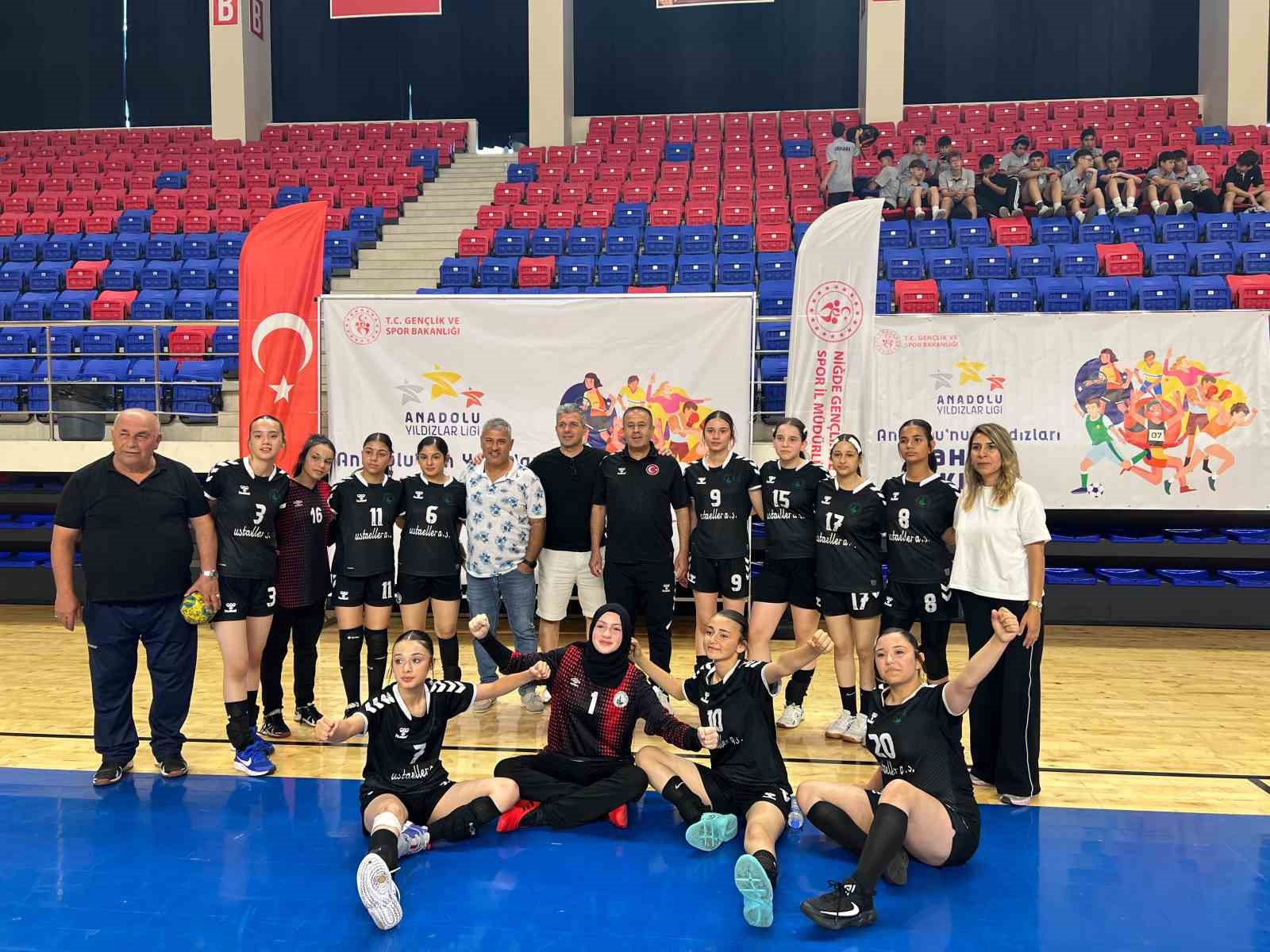 ANALİG hentbol m&uuml;sabakalarında T&uuml;rkiye Finalleri&rsquo;ne y&uuml;kselen takımlar belli oldu