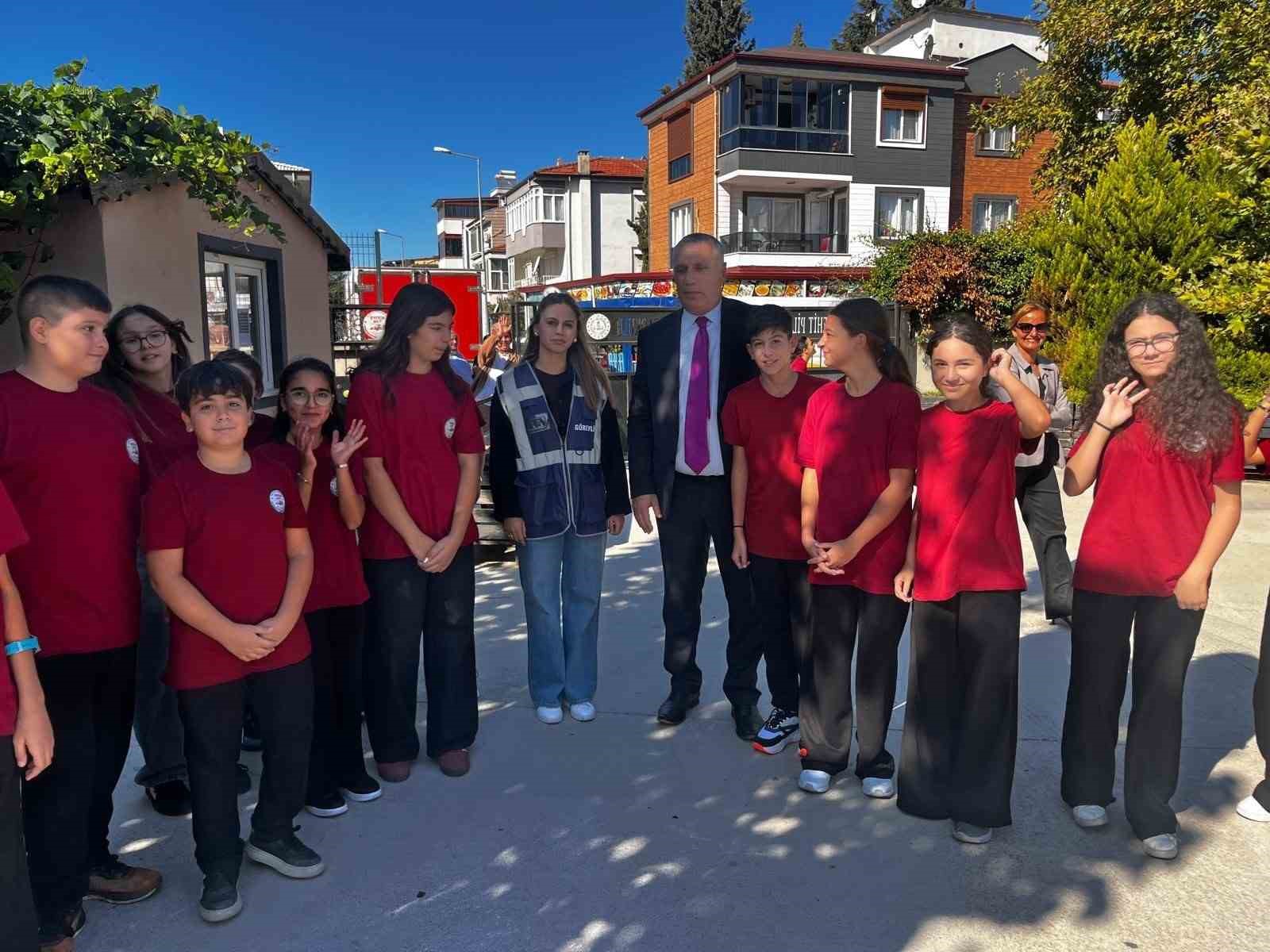 Burhaniye&rsquo;de yeni eğitim yılı başladı