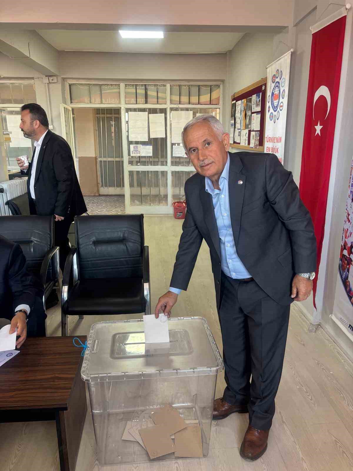 Eğitim-Bir-Sen Manisa&rsquo;da delege se&ccedil;imlerini tamamladı