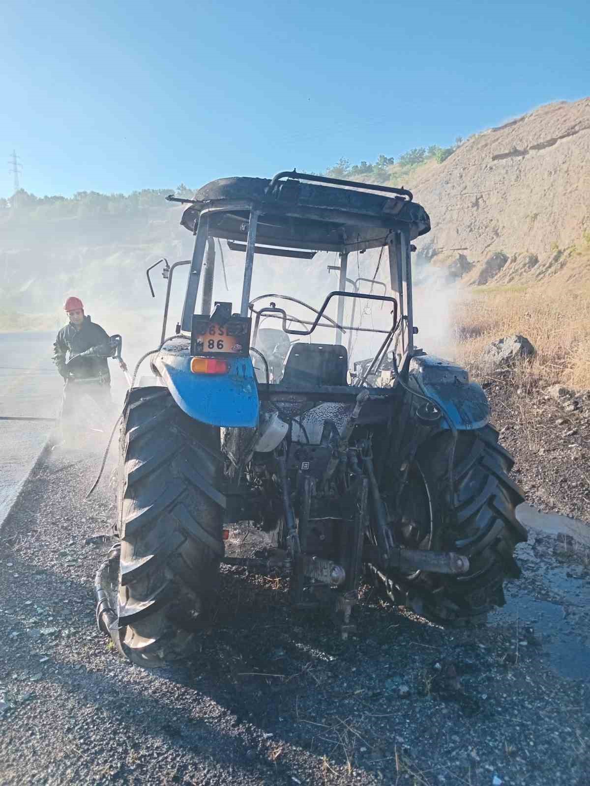 Trakt&ouml;r alevlere teslim oldu