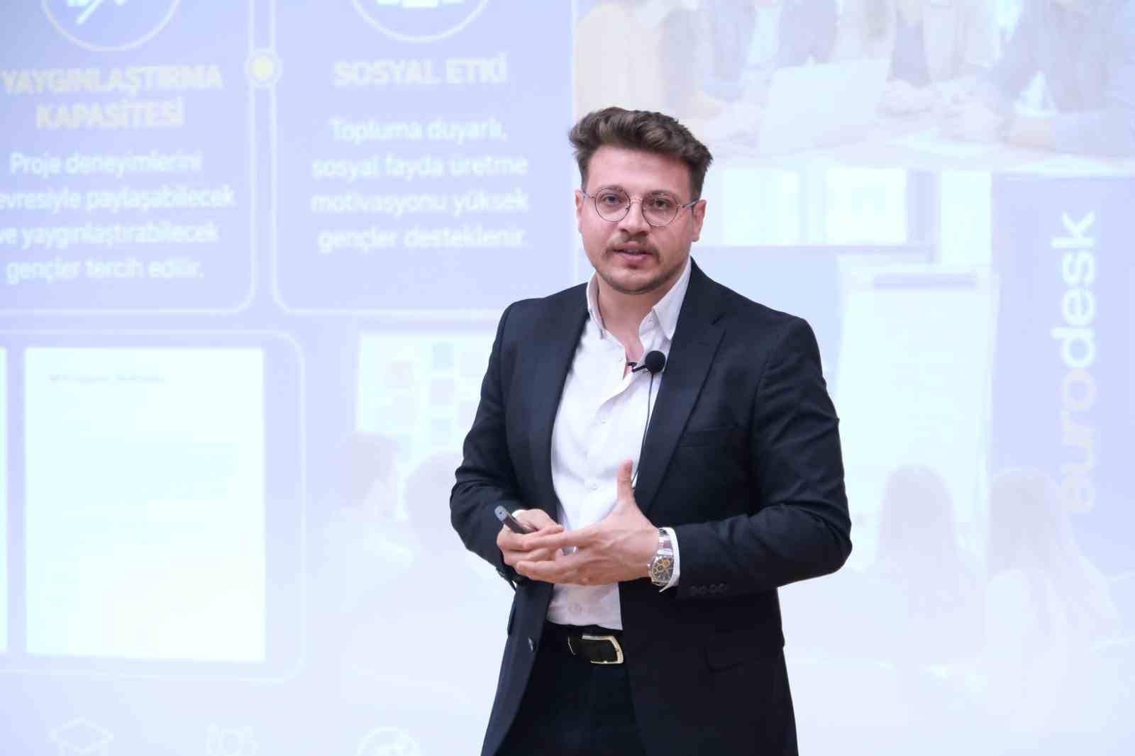 Avrupa fırsatları üniversite öğrencileriyle buluştu