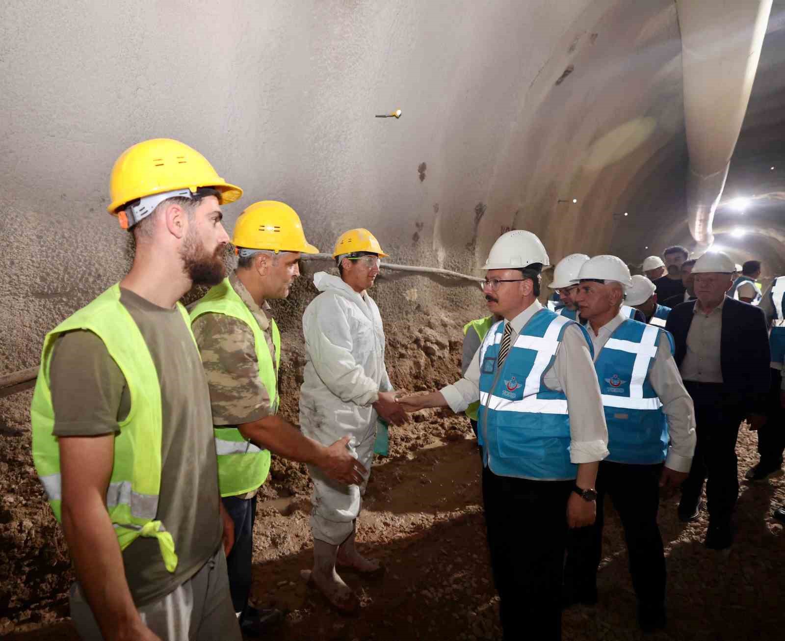 Kurtalan-Siirt demiryolu projesinde fiziki gerçekleşme yüzde 30’a ulaştı