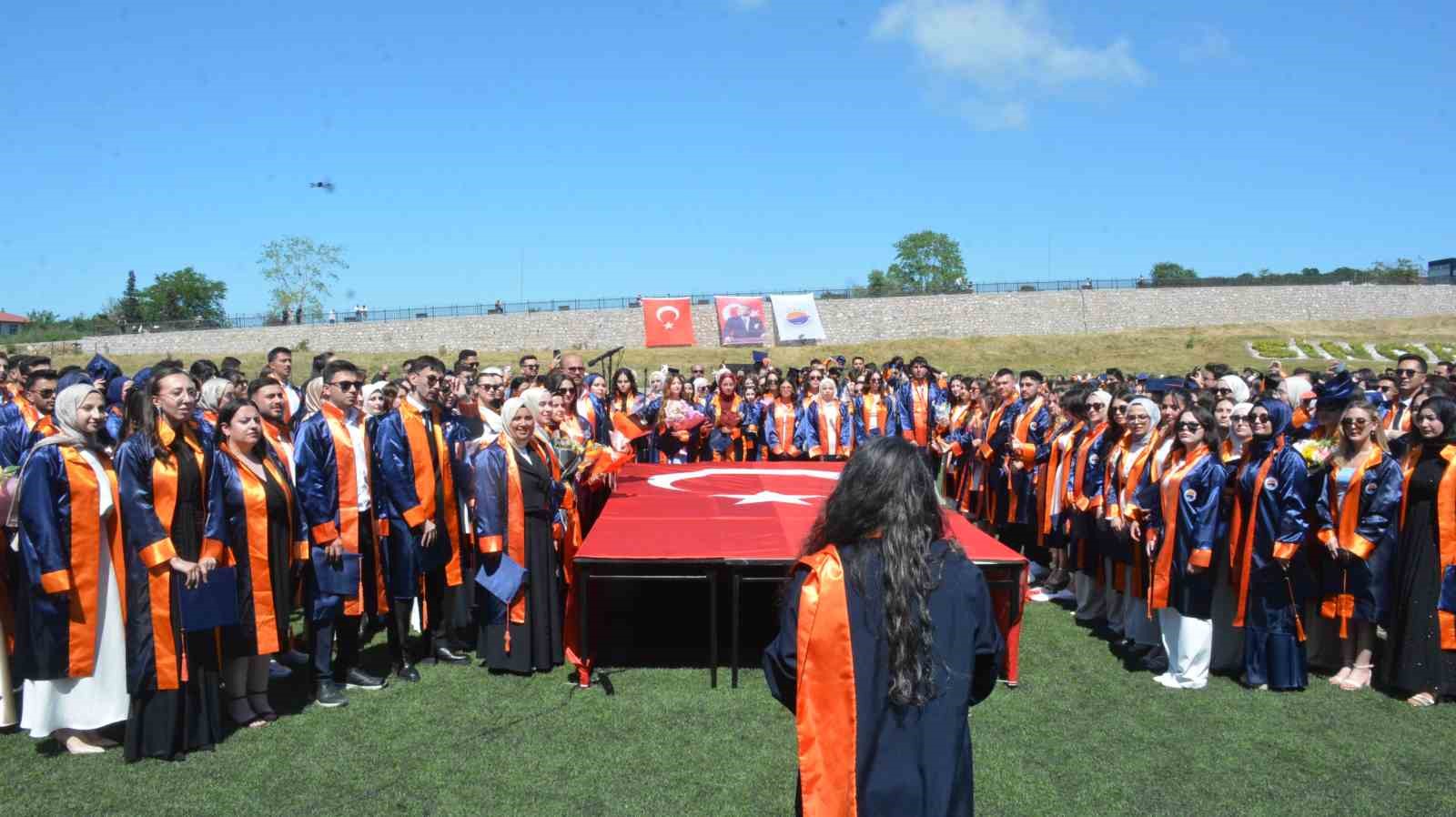Sinop Üniversitesi’nde mezuniyet coşkusu
