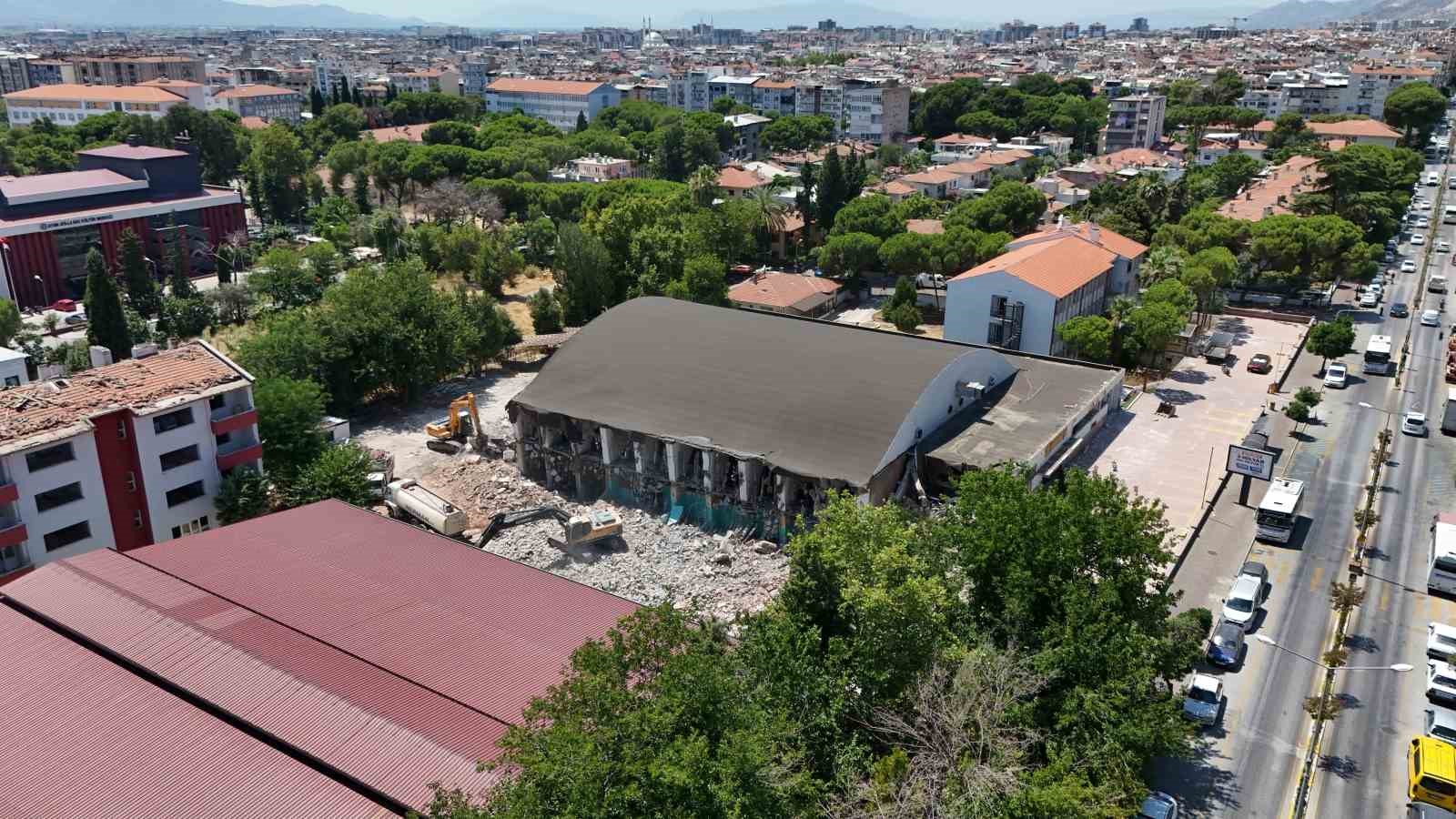 Aydın’ın 65 yıllık spor hafızası yıkılıyor