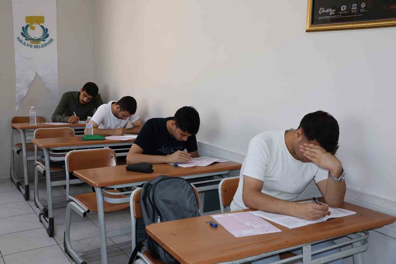 Haliliye&rsquo;de gen&ccedil;ler YKS&rsquo;ye seri denemelerle hazırlanıyor