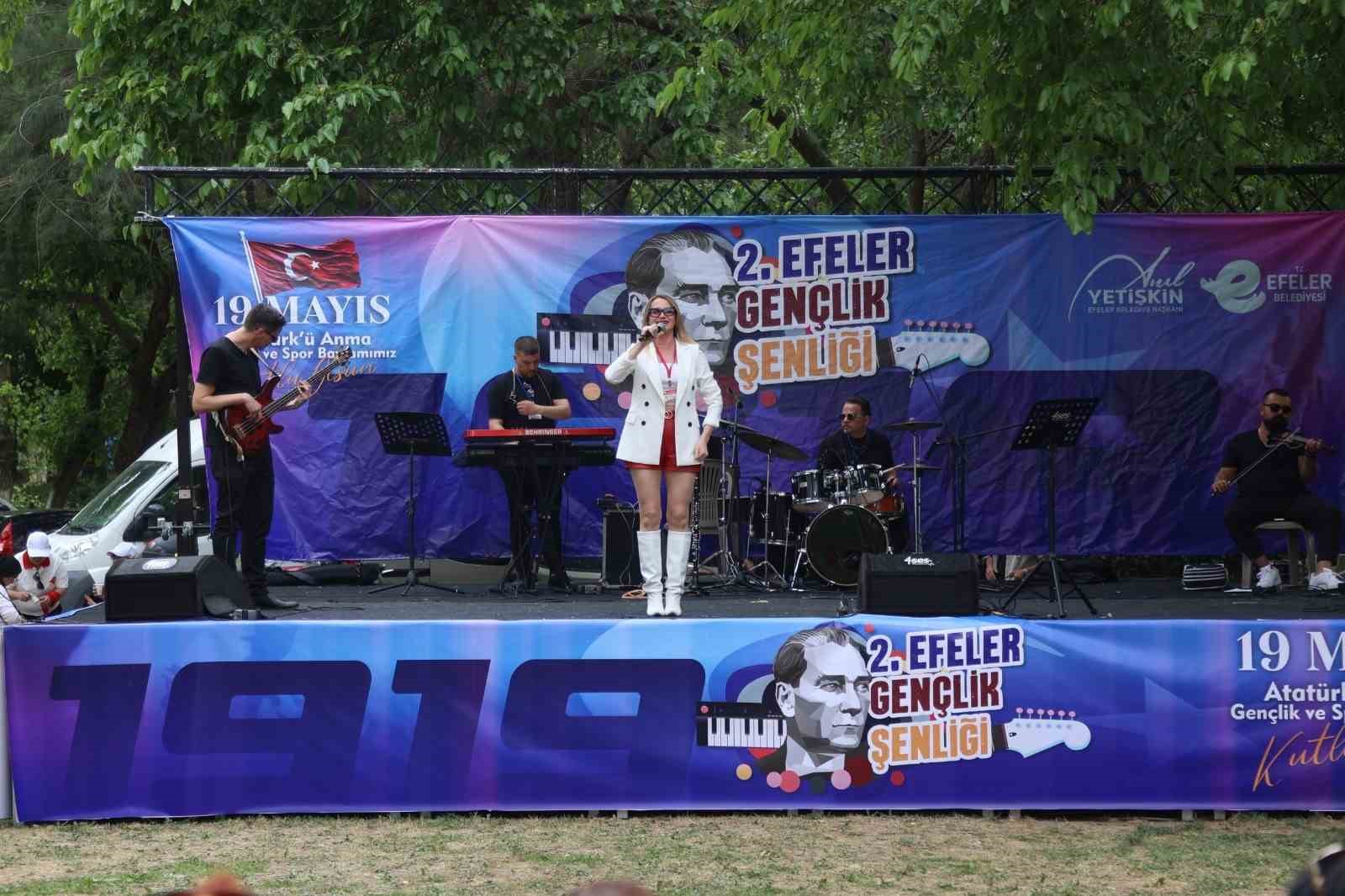 Efeler’de vatandaşlar sanata doyacak