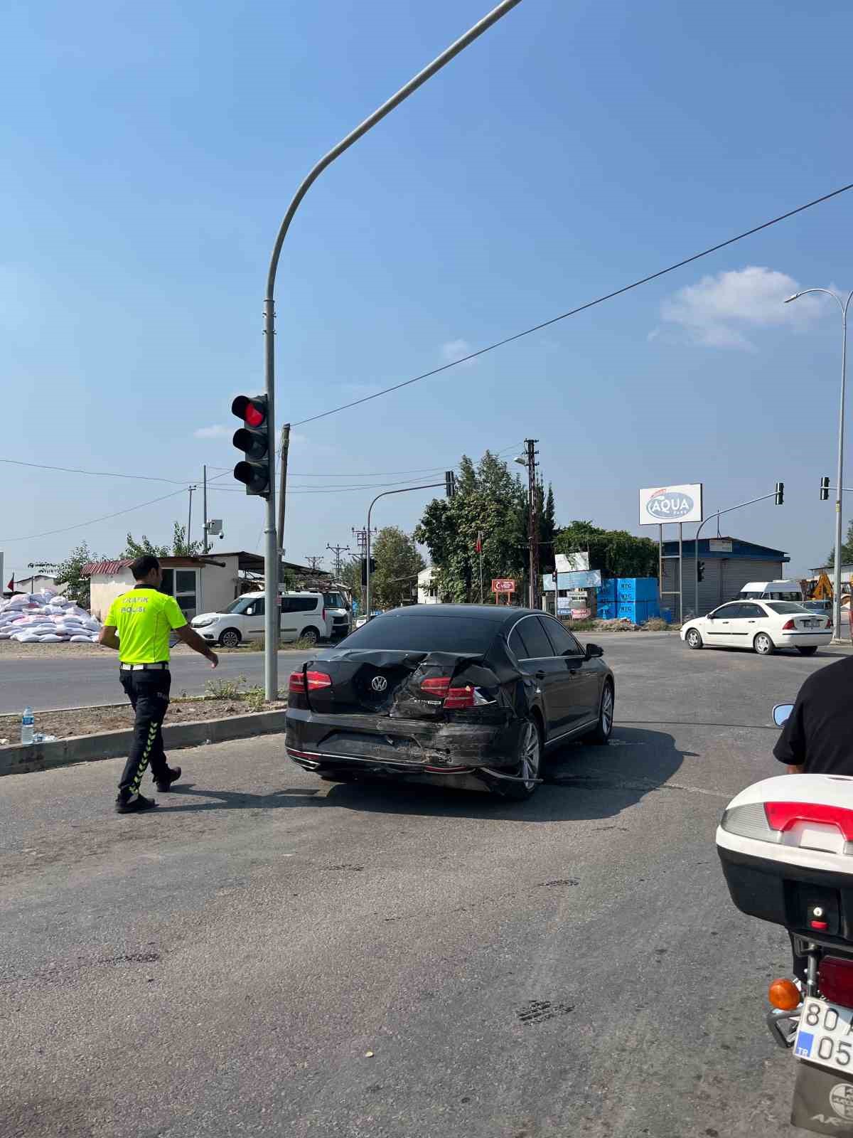 Osmaniye’de iki otomobil çarpıştı: 3 yaralı