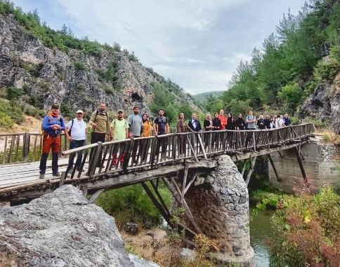 Kütahyalı dağcılar, İkitaş Kanyonu’nda 15 kilometre yürüdü