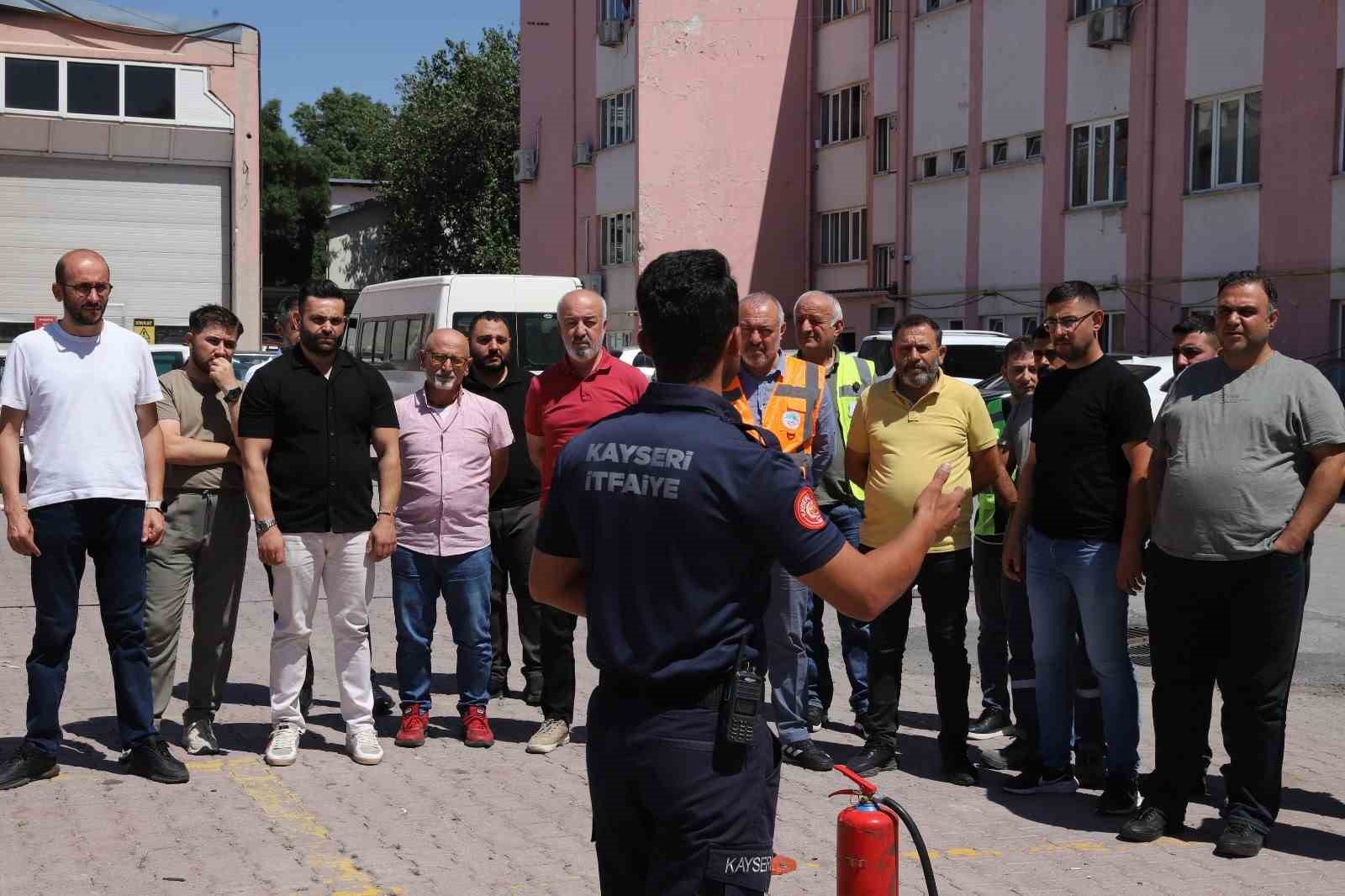 Büyükşehir’den ek hizmet binasında deprem ve yangın tatbikatı