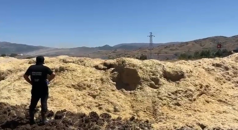 Elazığ’da saman yangını büyümeden söndürüldü