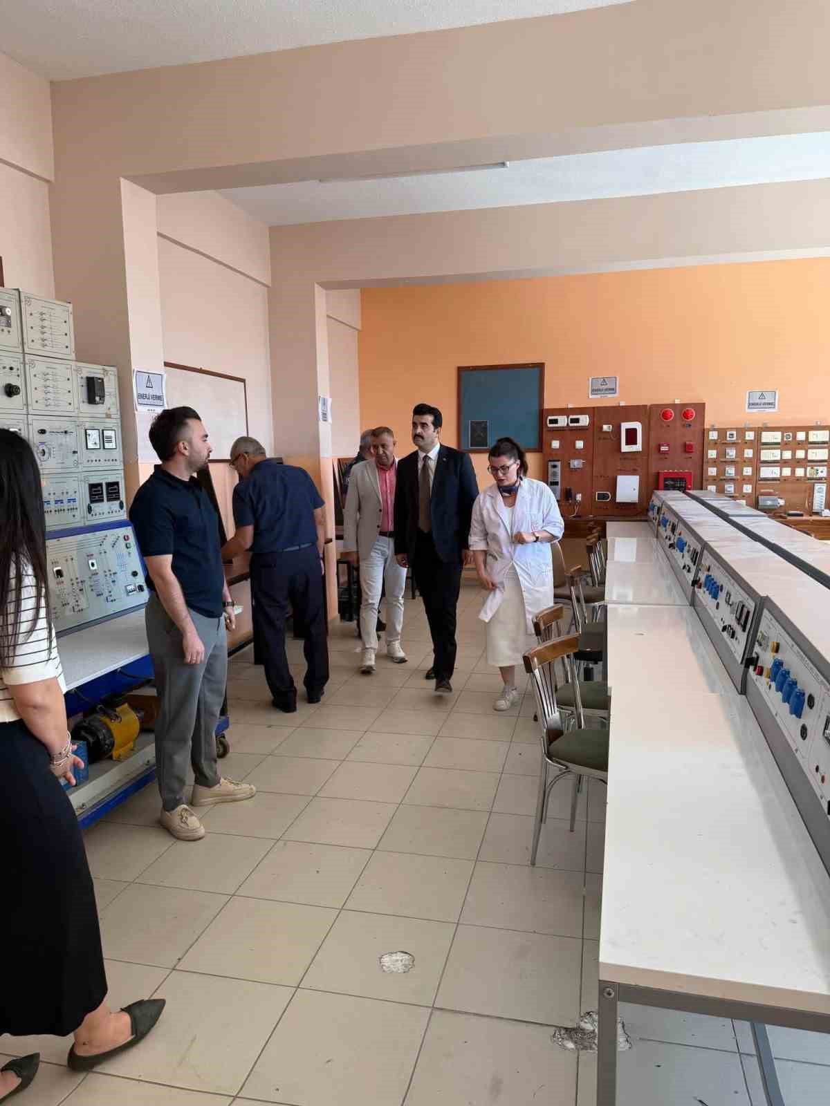 Tomarza&rsquo;da yeni eğitim yılı &ouml;ncesi okullarda hazırlık denetimi