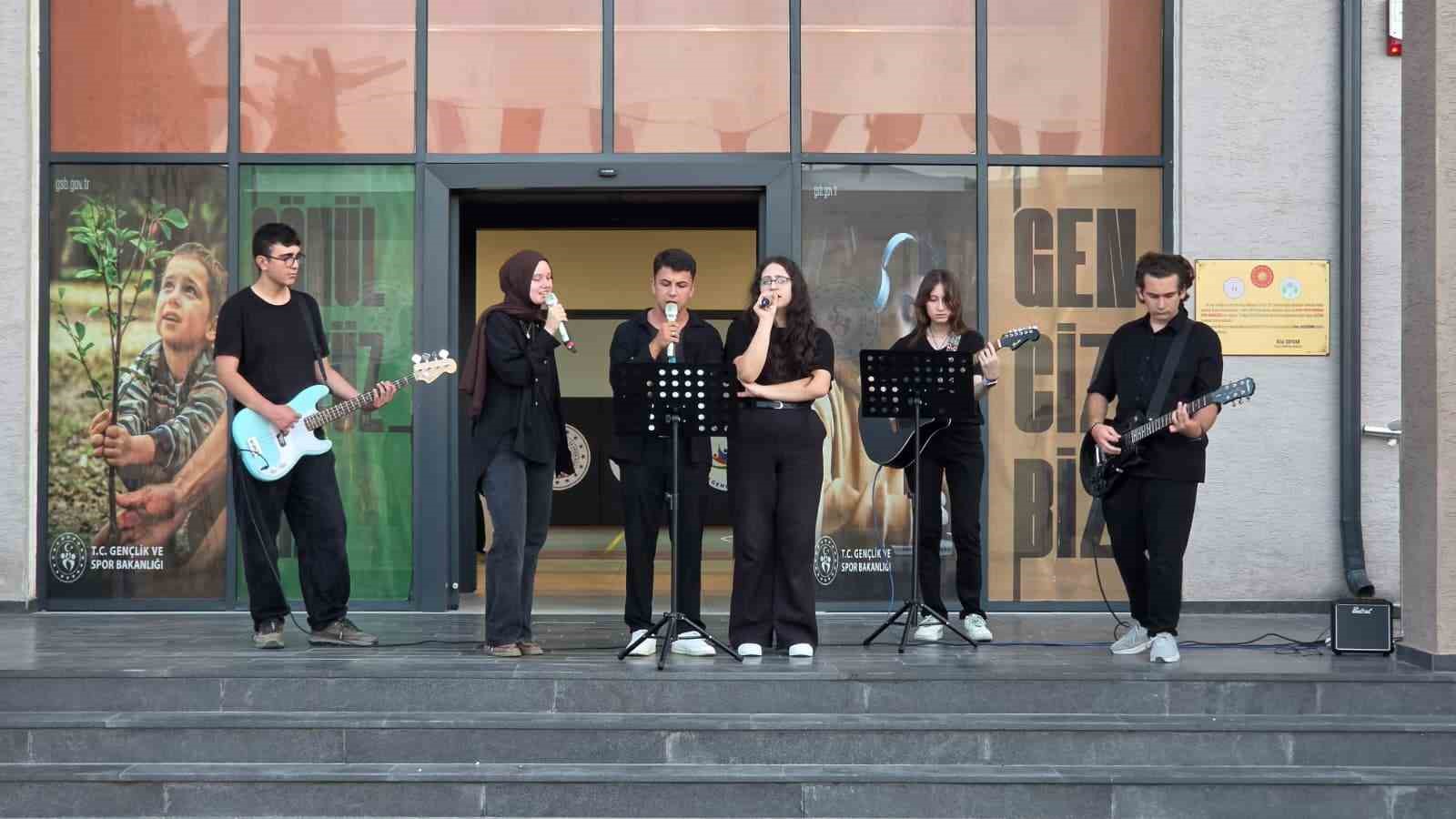 Gençlik ve Spor Festivali renkli görüntülere sahne oldu