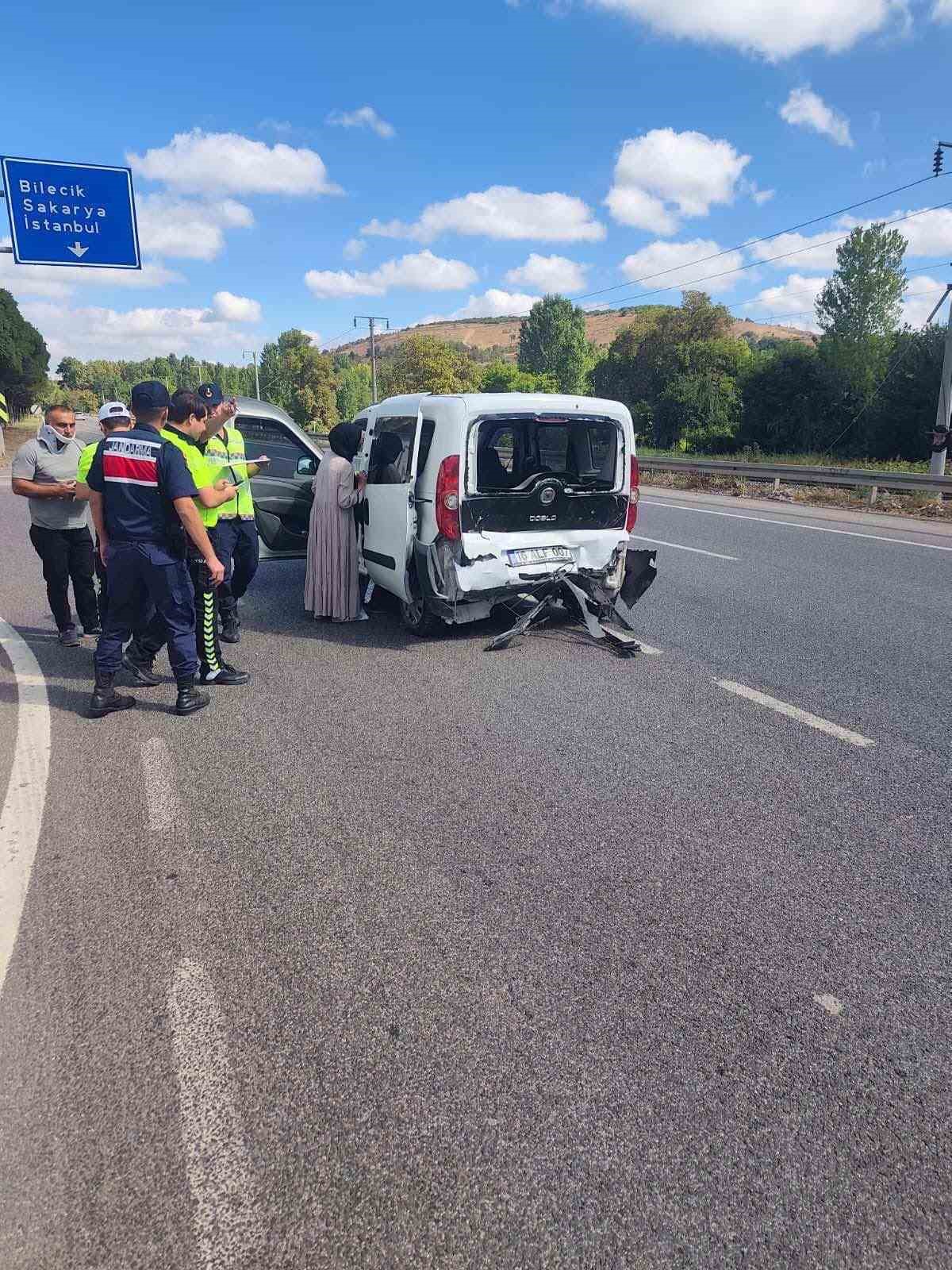 Bilecik’te iki otomobil çarpıştı: 7 yaralı