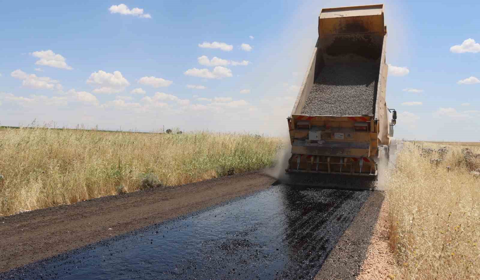 B&uuml;y&uuml;kşehirden Siverek kırsalında asfalt atağı