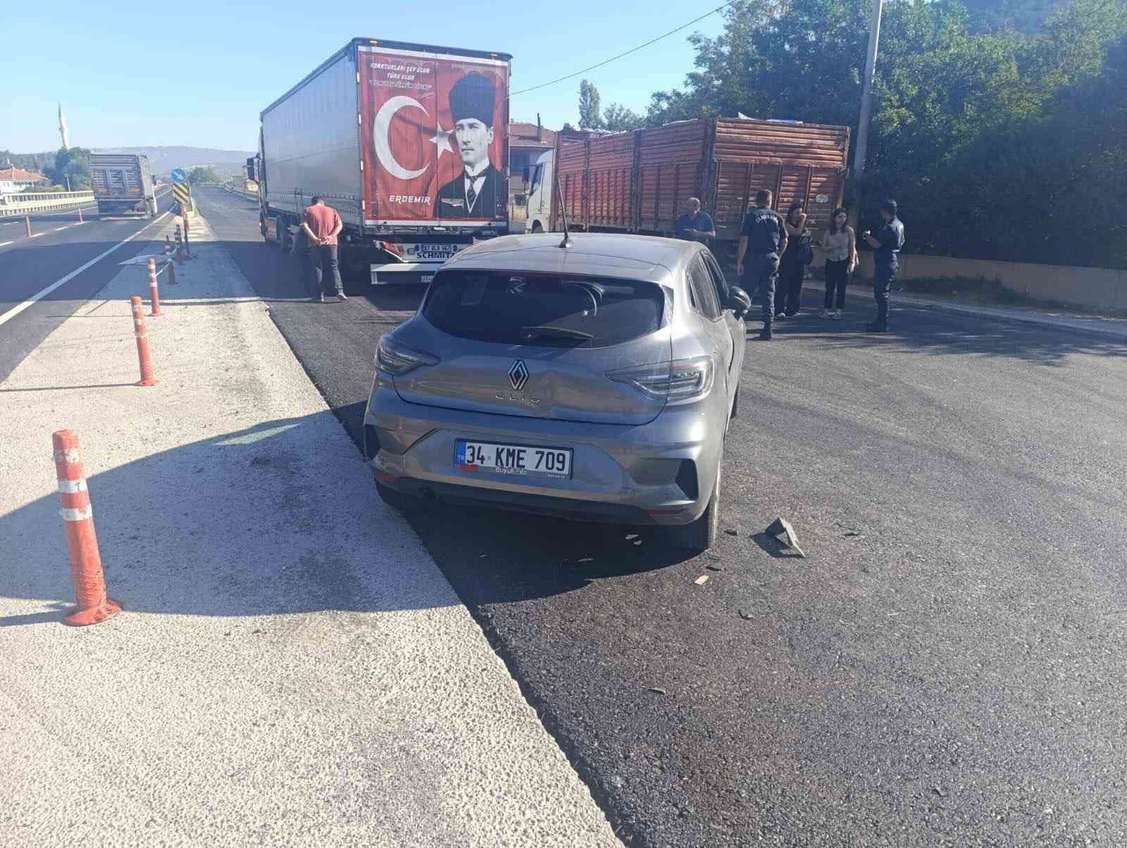 Bilecik’te kamyonet ile otomobil çarpıştı: 1 yaralı