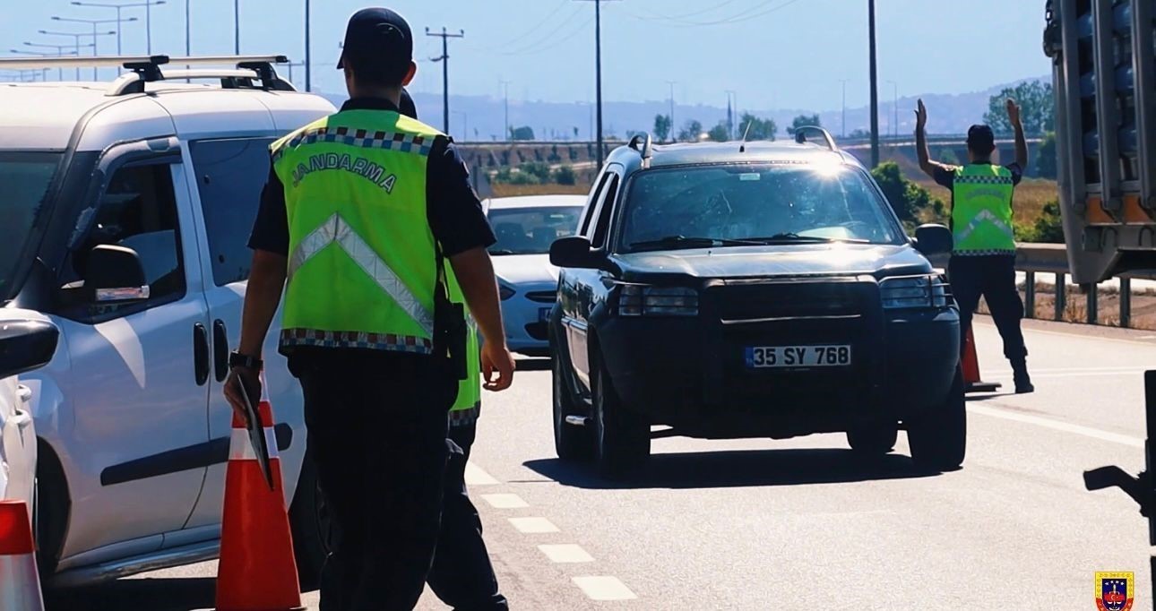 Kurban Bayramı&rsquo;nda 2 bin 563 polis ve jandarma g&ouml;rev yapacak