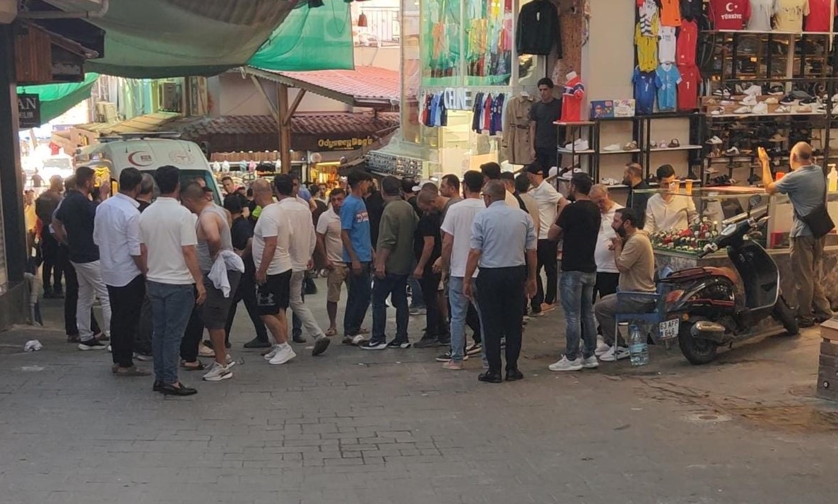 Kuşadası’nda müşteri kapma kavgasında 2 tutuklama