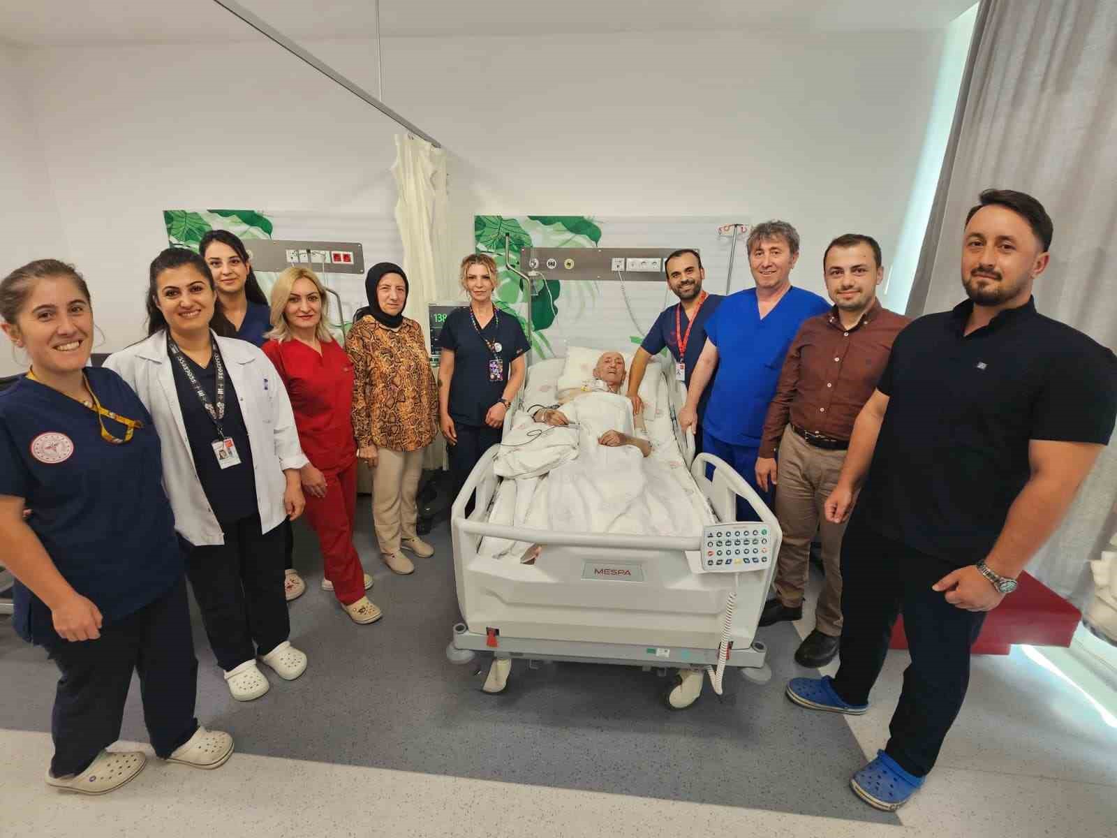Niğde&rsquo;de bir ilk: Aort yırtılması TEVAR y&ouml;ntemiyle tedavi edildi