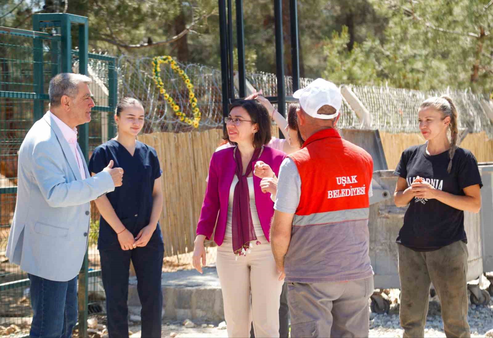 Uşak Belediyesi Başkan Vekili Özkan’dan hayvan bakımevine ziyaret