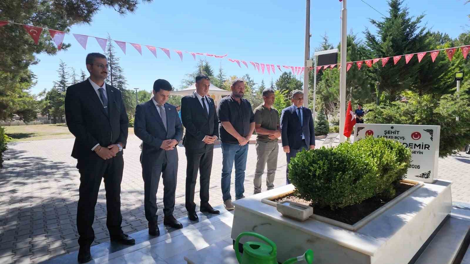 Başsavcı Tuncay’dan şehit Ömer Halisdemir’in kabrine ziyaret
