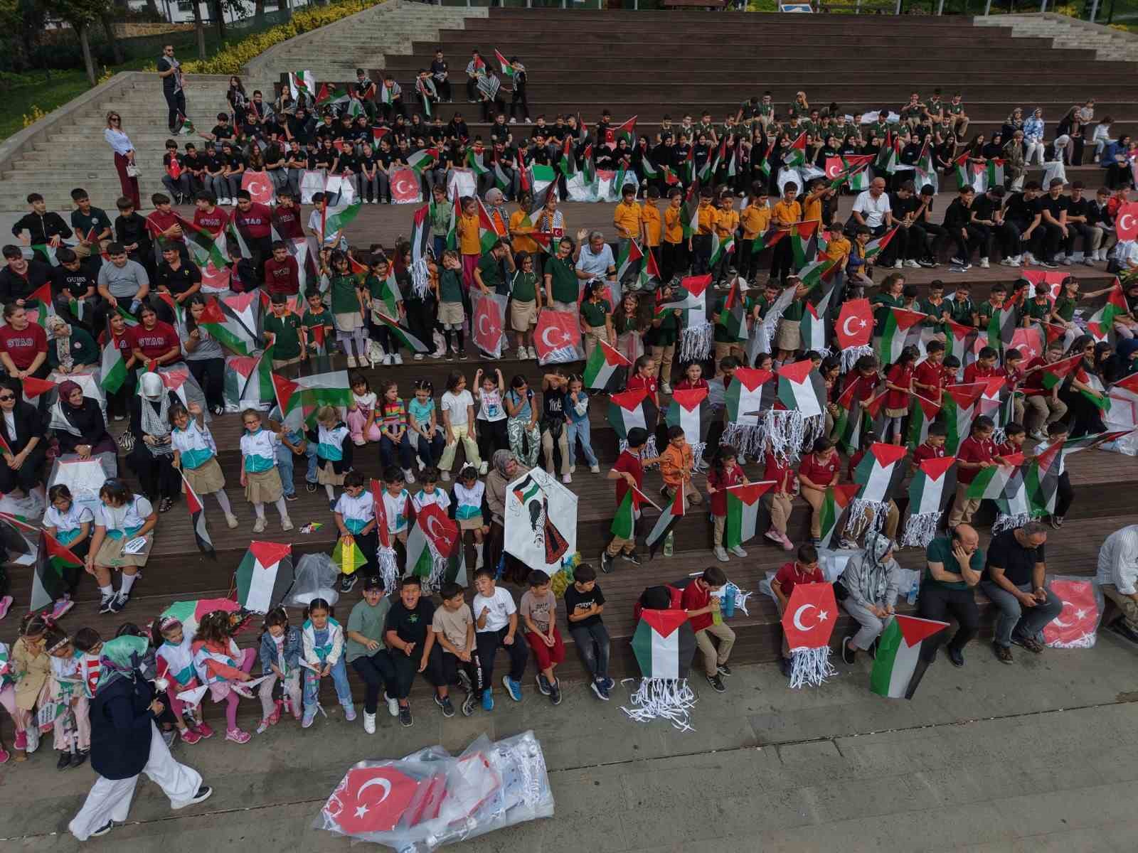U&ccedil;urtmalar Gazzeli &ccedil;ocuklar i&ccedil;in g&ouml;ky&uuml;z&uuml;ne y&uuml;kseldi