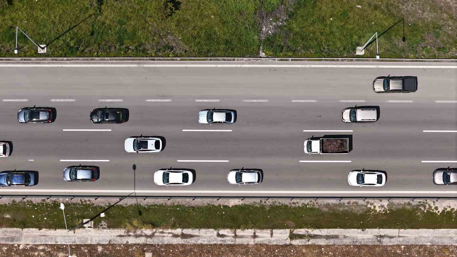 Bolu Dağı Tüneli’nden bayramda 1 milyon araç geçti
