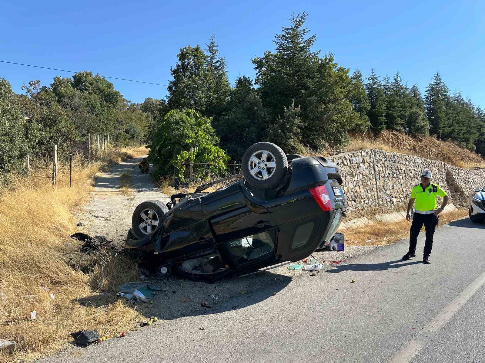 Takla atan otomobilin sürücüsü ağır yaralandı
