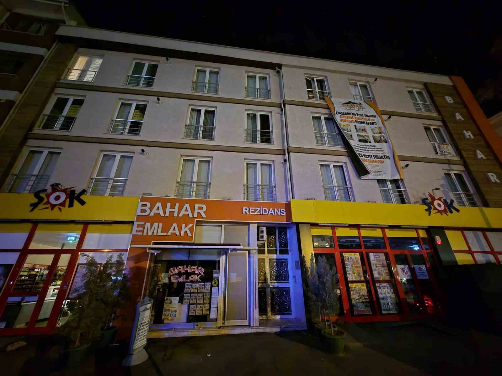 Kalp krizi geçiren şahıs ambulansta hayatını kaybetti
