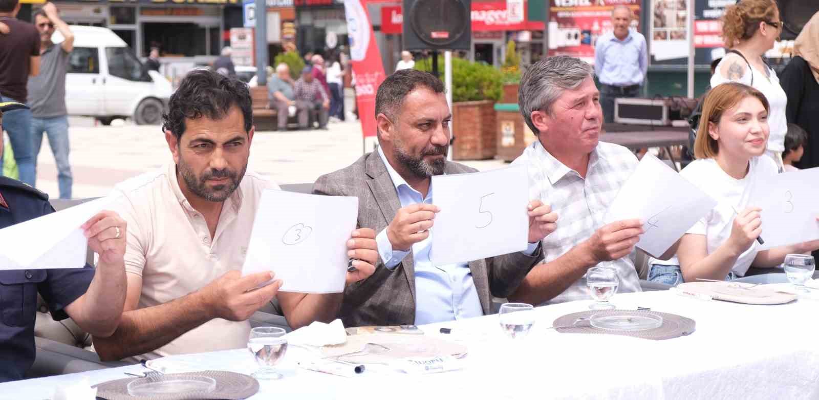 Hilal Evleri Yöresel Lezzetler ve El Emeği Ürünleri Sergisi kapılarını açtı