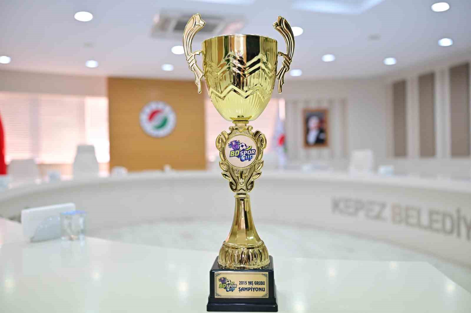 Kocagöz, genç şampiyonları ağırladı