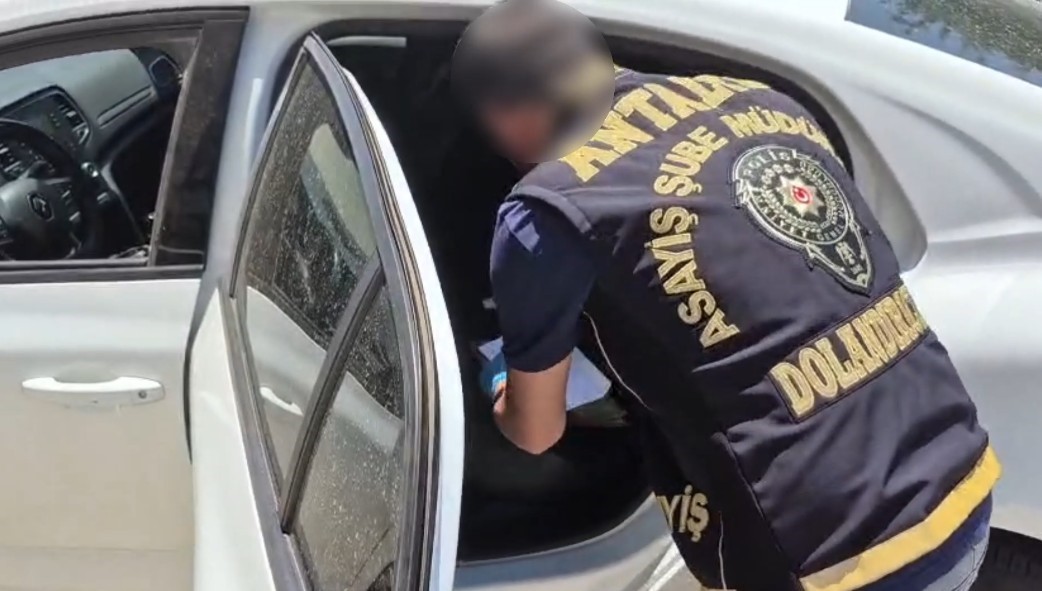 Antalya&rsquo;da 1,2 milyon liralık dolandırıcılığa 4 tutuklama