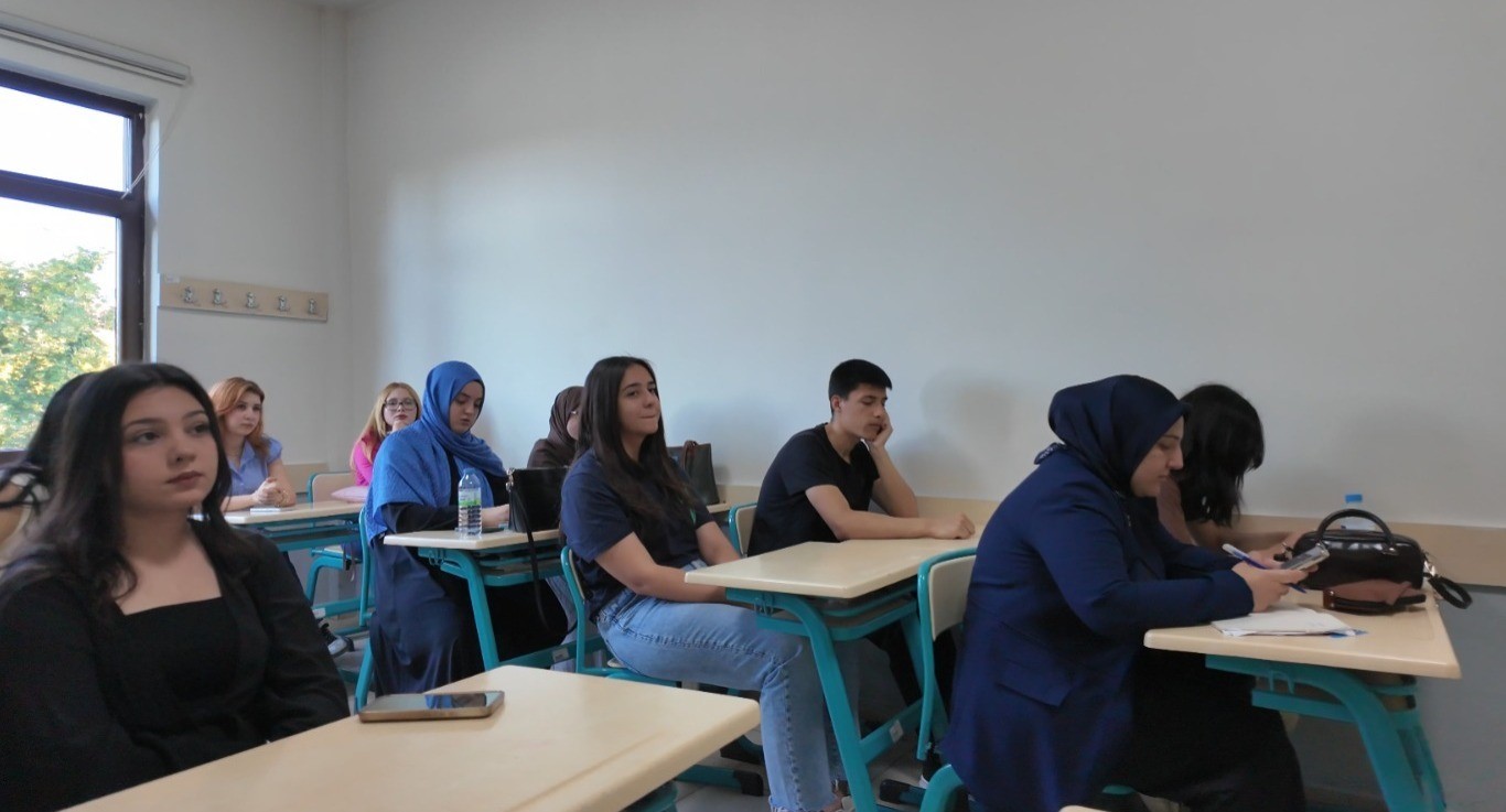 KAYMEK Şiir At&ouml;lyesi Kursu&rsquo;nda gelenekten geleceğe sazlı s&ouml;zl&uuml; yolculuk