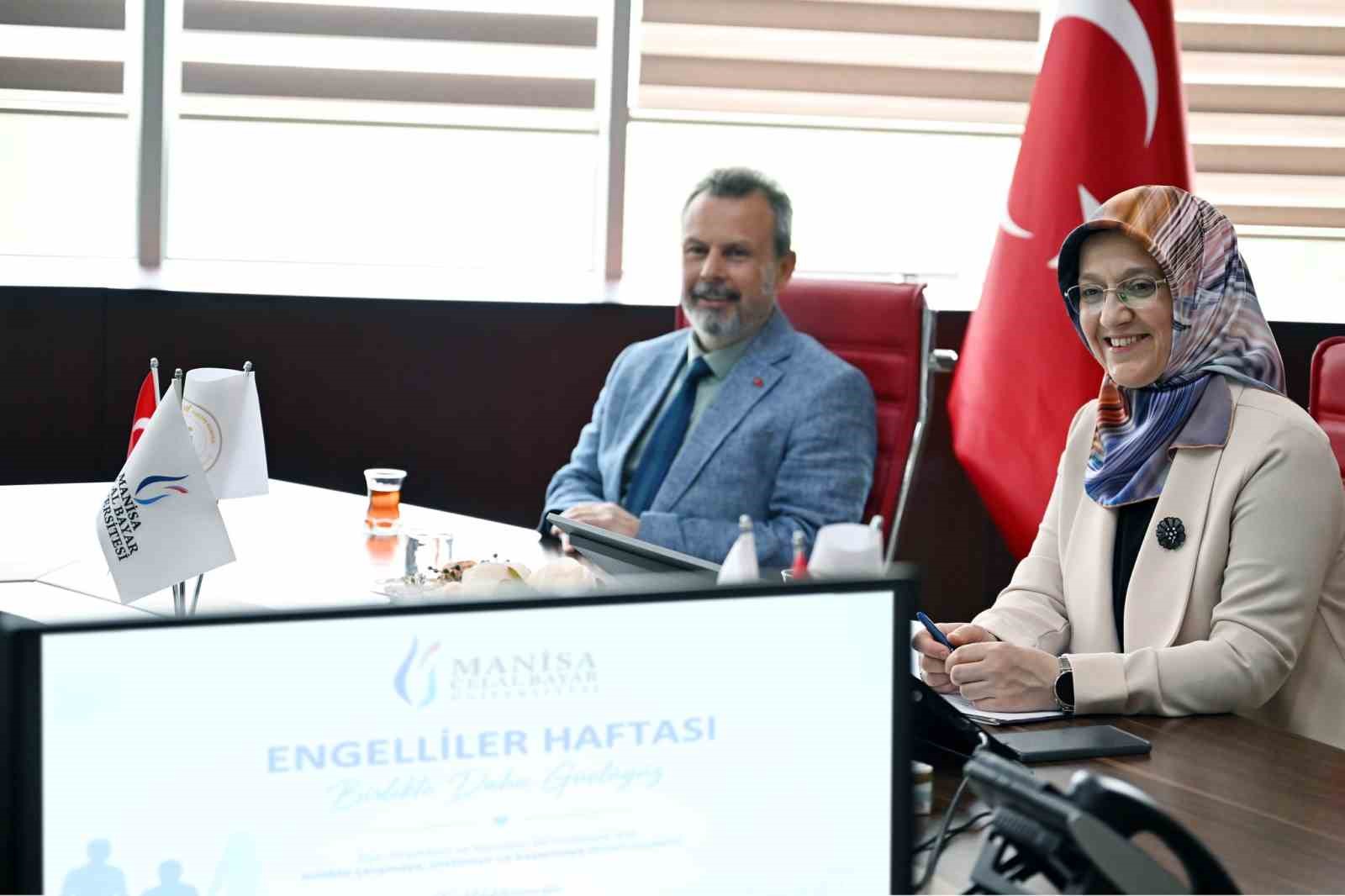 MCB&Uuml;&rsquo;de "Engelsiz &Uuml;niversite" vurgusu