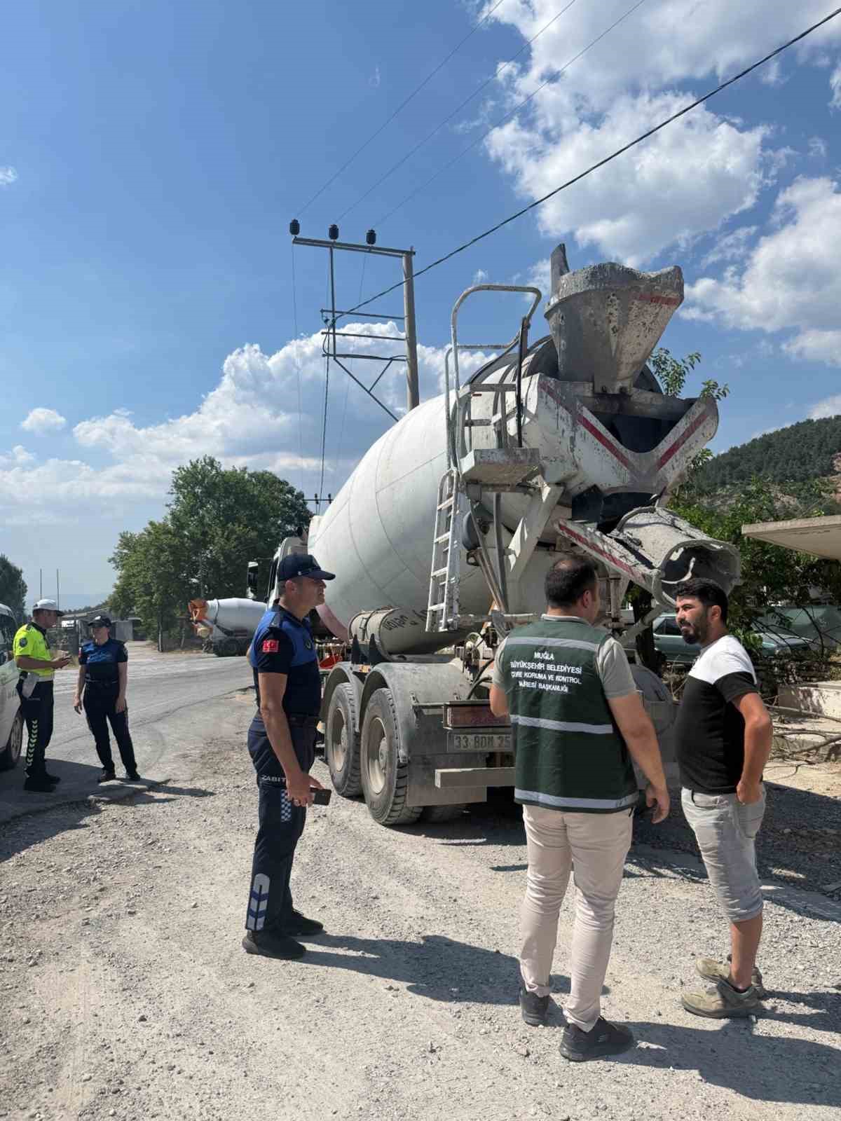Turizm merkezlerinde beton mikserlere sıkı takip